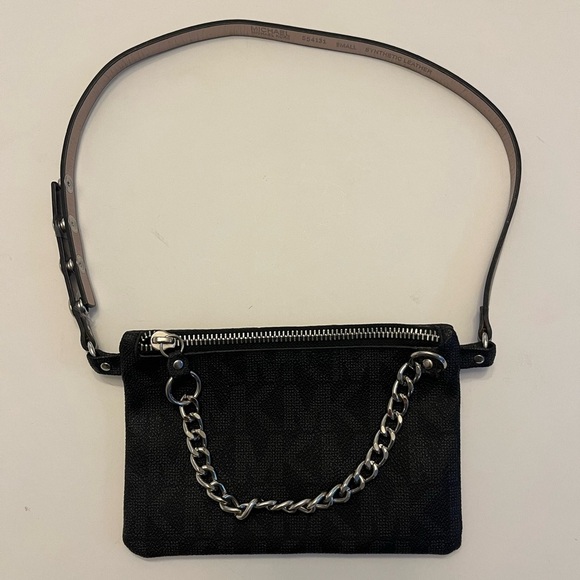 Michael Kors signature belt‎ bag with silver chain pull black